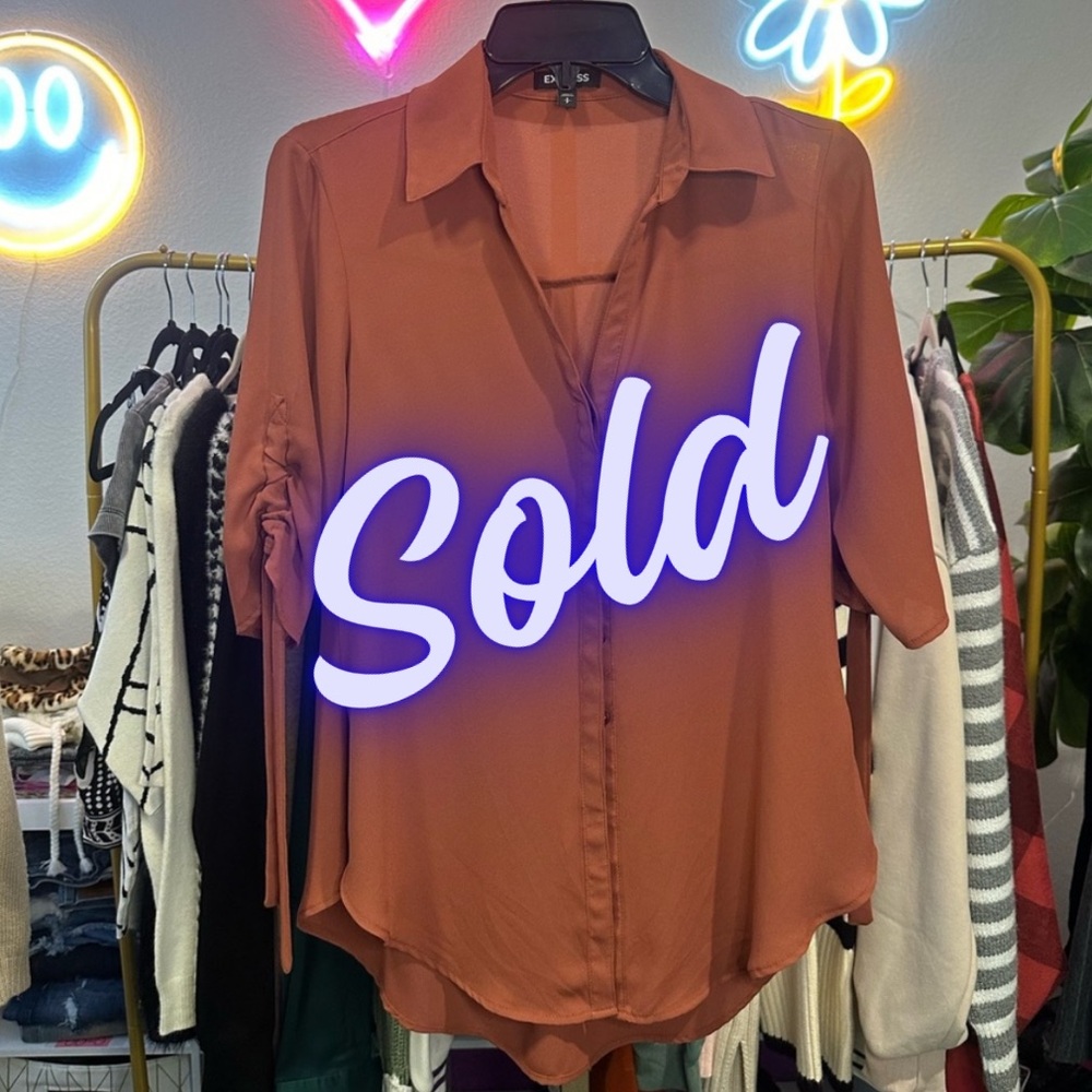 EUC Express Rust Button-Up SS Blouse - Picture 1 of 3